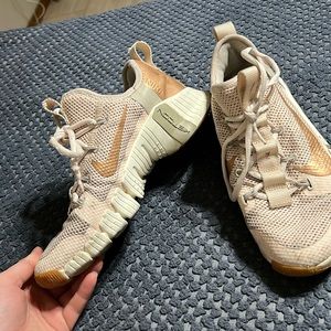 Women’s Nike shoes size 9